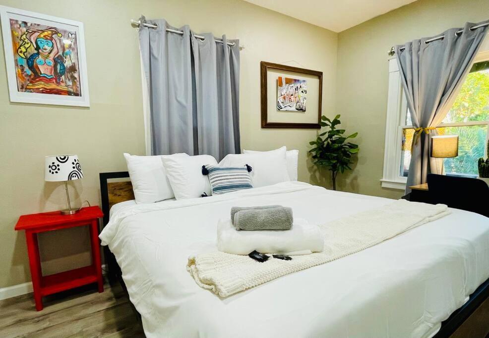 Artists Bungalow Arcade King Beds Near The Beat サクラメント エクステリア 写真